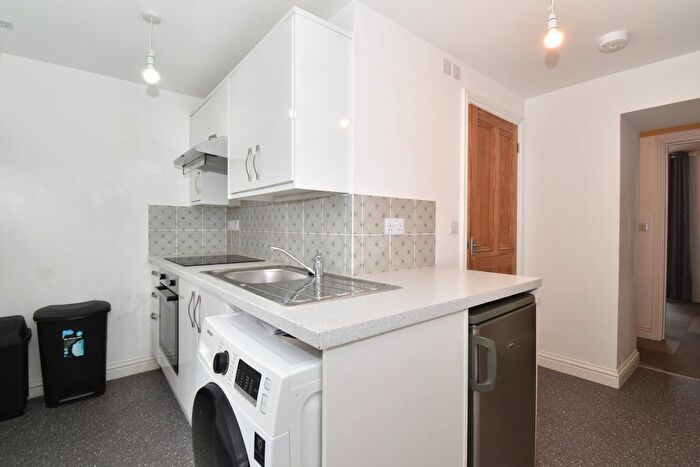 2 Bedroom Flat To Rent In Trelawney Road, Falmouth, TR11
