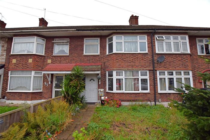 3 Bedroom Terraced House To Rent In Whalebone Lane South, Dagenham, Essex, RM8