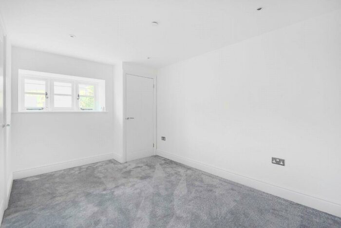 2 Bedroom Apartment To Rent In Chipping Street, Tetbury, Gloucestershire, GL8