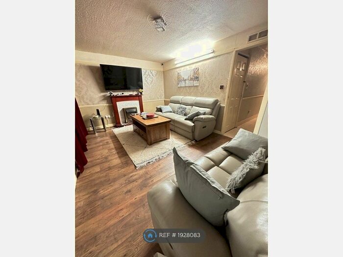 4 Bedroom Terraced House To Rent In Lewis Road, Loughborough, LE11