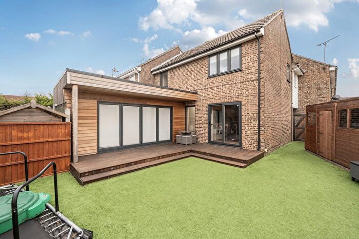 3 Bedroom Semi-Detached House For Sale In Salem Walk, Rayleigh, SS6