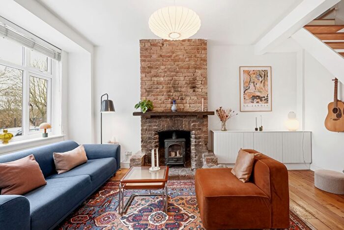 3 Bedroom Terraced House For Sale In Benhill Road, Sutton, SM1