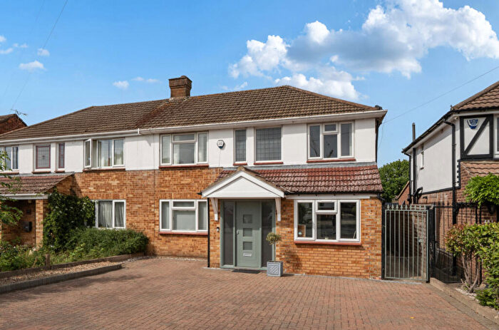 3 Bedroom Semi-Detached House For Sale In Hardy Way, Enfield, EN2