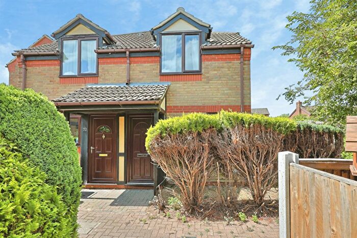 2 Bedroom End Of Terrace House For Sale In Green Court, Norwich, NR7