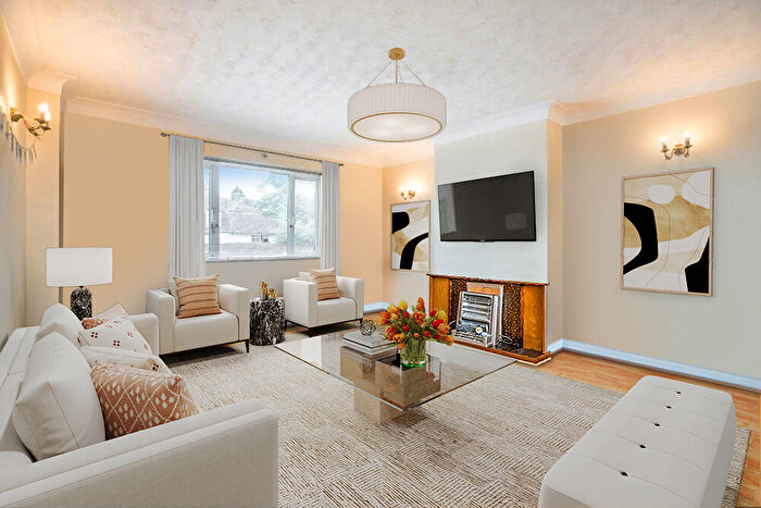 2 Bedroom Flat To Rent In Stonegrove, Edgware, HA8