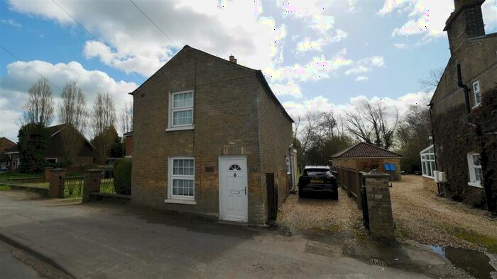 2 Bedroom Detached House To Rent In High Street, Earith, PE28
