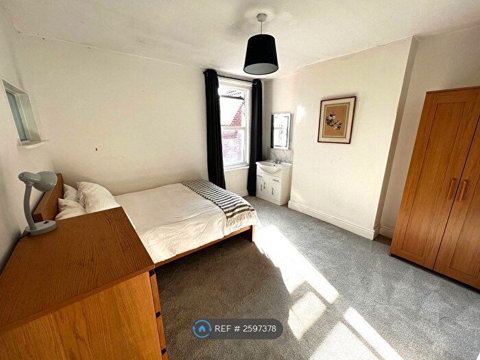 5 Bedroom Detached House To Rent In Richmond Park Road, Bournemouth, BH8