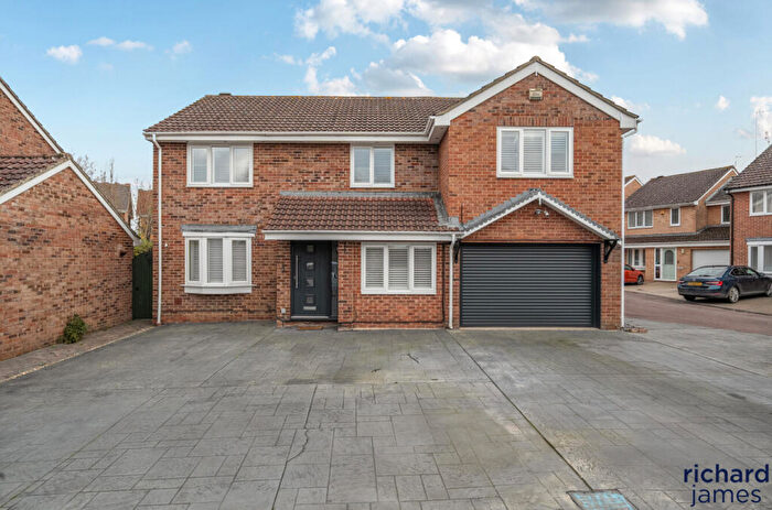 5 Bedroom Detached House For Sale In Sage Close, Haydon Wick, Swindon, SN2