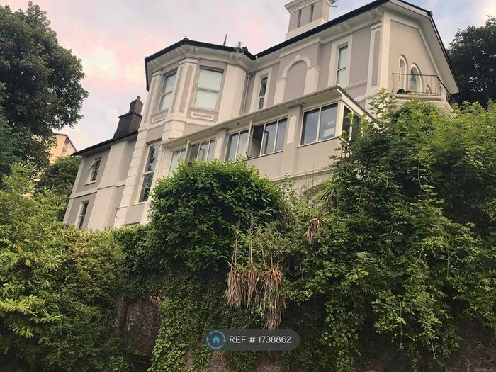 2 Bedroom Flat To Rent In Higher Woodfield Road, Devon, TQ1