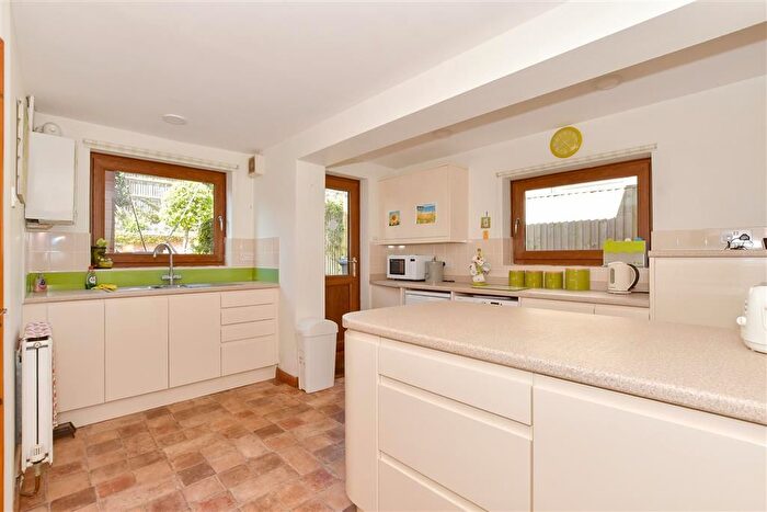 3 Bedroom End Of Terrace House For Sale In New Road, Ridgewood, Uckfield, East Sussex, TN22