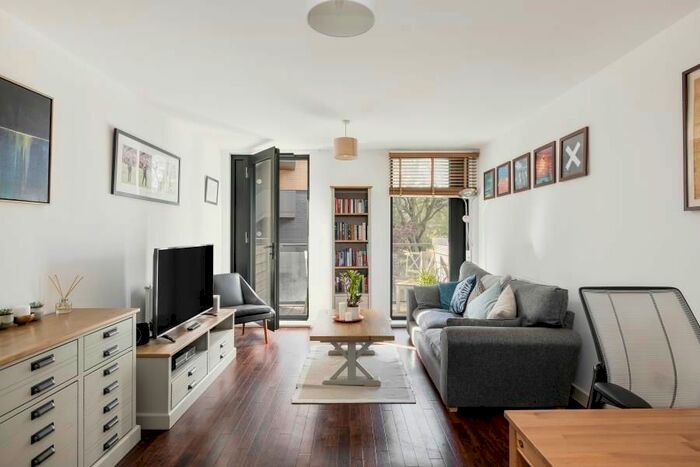 1 Bedroom Flat For Sale In Cotterell House, Palmers Road, E2