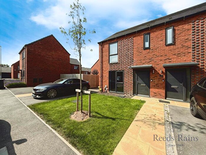 3 Bedroom Semi-Detached House To Rent In Friesian Way, Uttoxeter, Staffordshire, ST14