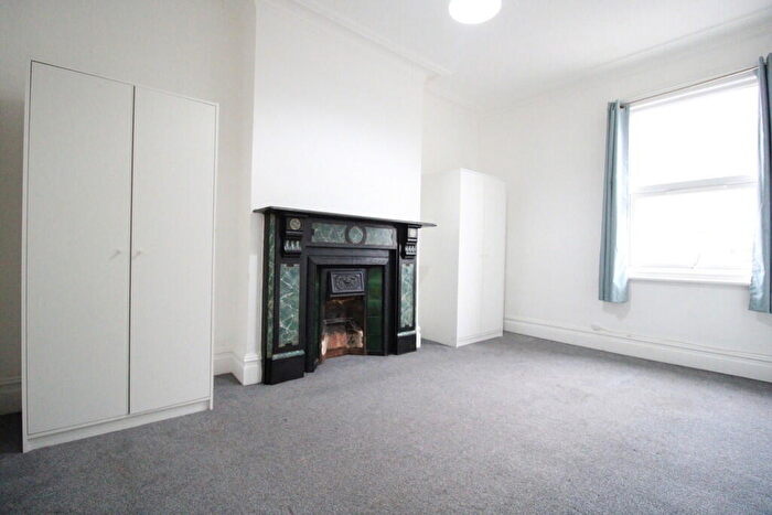 2 Bedroom Flat To Rent In Chamberlayne Road, London, NW10