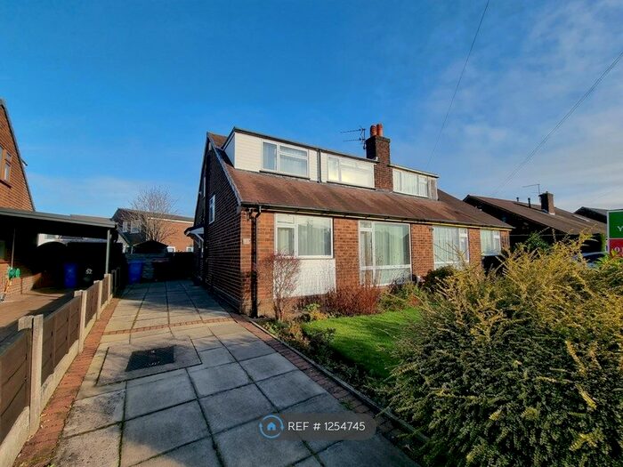 3 Bedroom Bungalow To Rent In Moss Bank Road, Swinton, Manchester M27