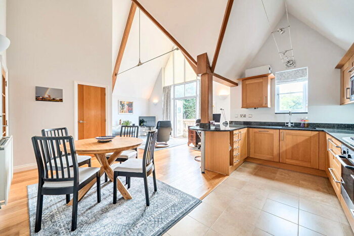 2 Bedroom Apartment For Sale In Winchester, SO23