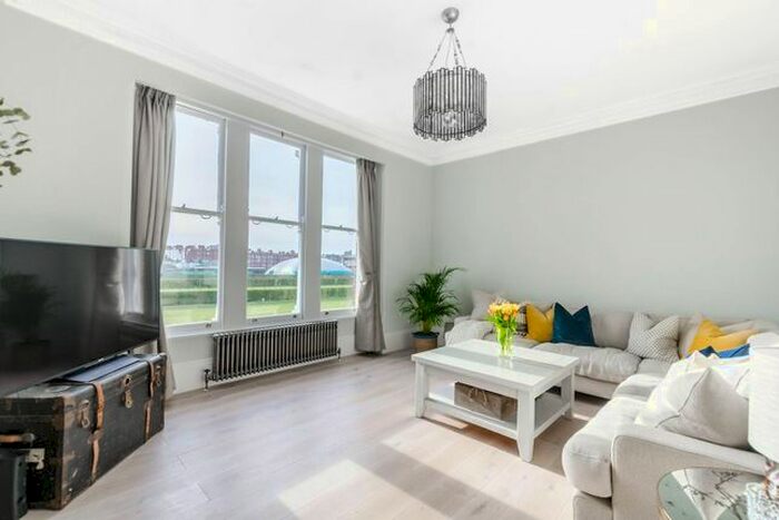 1 Bedroom Flat To Rent In Comeragh Road, Barons Court, London, W14