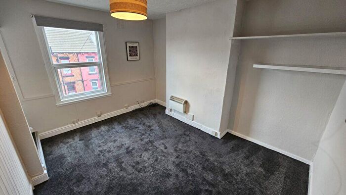 1 Bedroom Flat To Rent In Flat, Mitford Place, Armley, Leeds, LS12