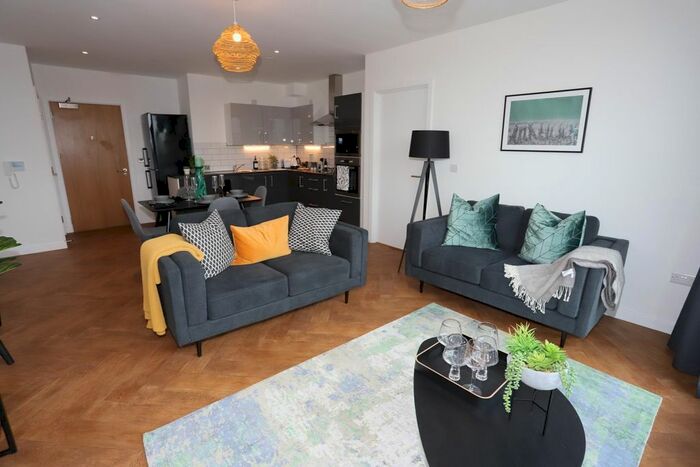 2 Bedroom Flat To Rent In B Broadside, Oldham Road, M4