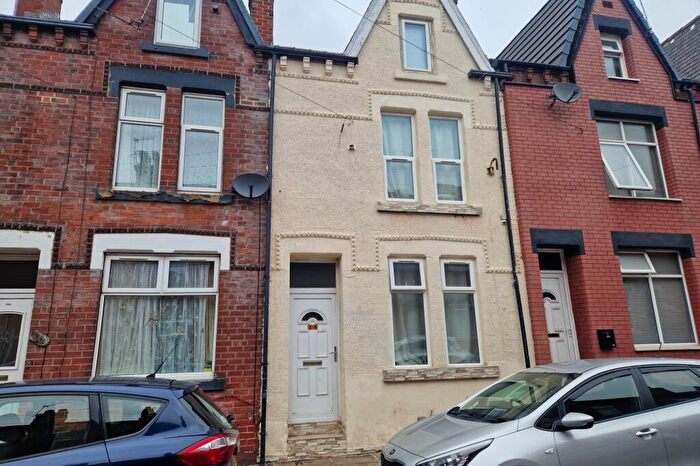 4 Bedroom Terraced House For Sale In Nowell Place, Leeds, LS9
