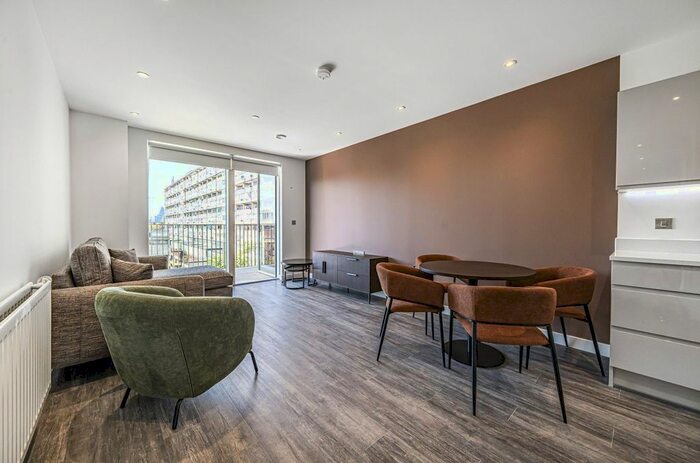 2 Bedroom Flat To Rent In Dawes Street, London, SE17