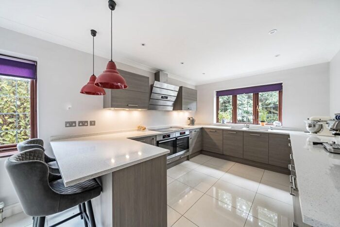 5 Bedroom Detached House For Sale In The Ridge, Woking, GU22