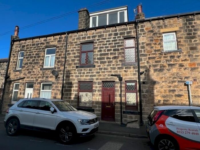 2 Bedroom Property To Rent In Kerry Street, Horsforth, Leeds, LS18