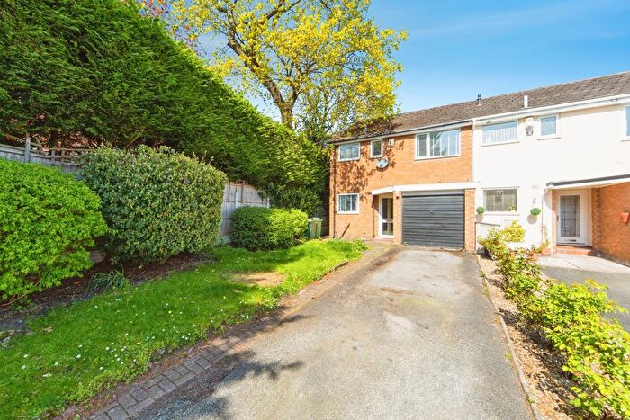 3 Bedroom End Of Terrace House For Sale In Foxdale Close, Oxton, CH43