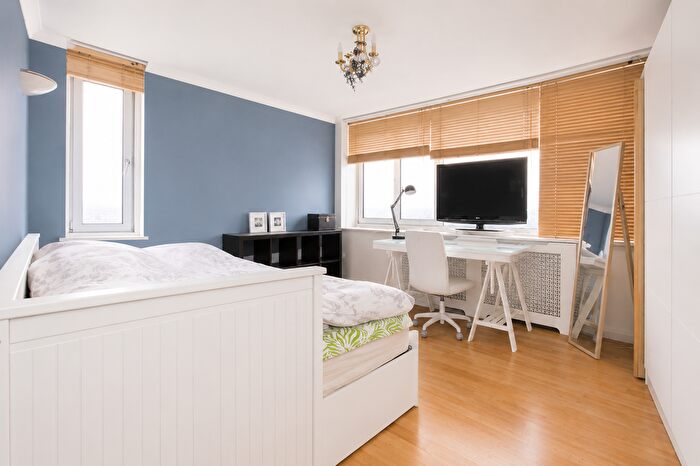 3 Bedroom Flat To Rent In Hall Place, London, W2