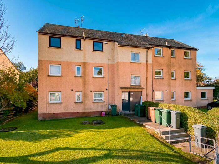 2 Bedroom Flat To Rent In St Katherine's Crescent, Edinburgh, EH16