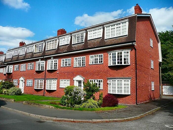 2 Bedroom Apartment To Rent In Beaufort Road, Sale, M33