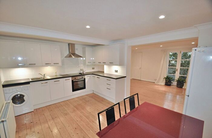 1 Bedroom Flat To Rent In Masbro Road, Brook Green, W14