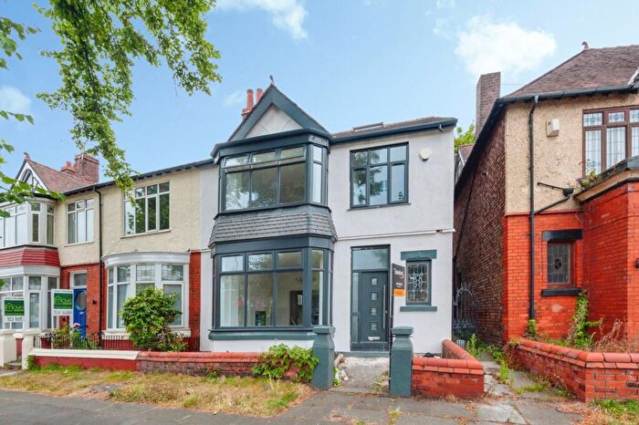 4 Bedroom Semi-Detached House For Sale In Menlove Avenue, Liverpool, Merseyside, L18