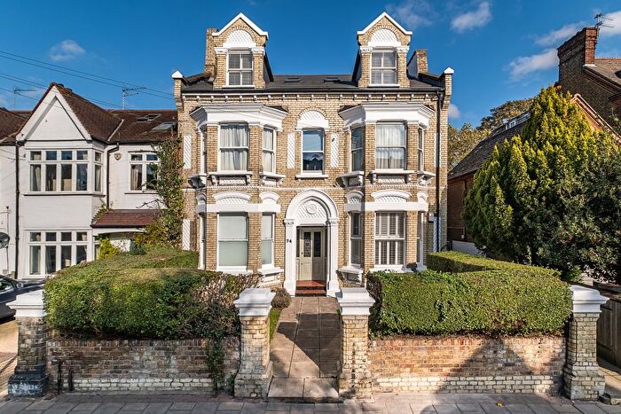 2 Bedroom Flat To Rent In Balham Park Road, London, SW12