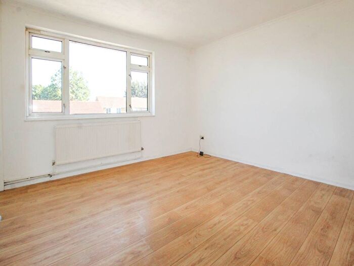 Studio To Rent In Yeading Court, Hayes, Middlesex, UB4