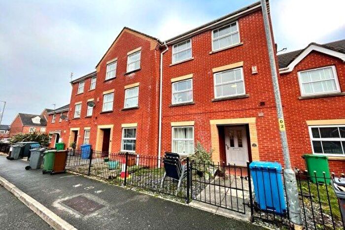 5 Bedroom Semi-Detached House To Rent In Rochester Avenue, Manchester, M21