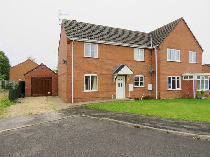 3 Bedroom Semi-Detached House To Rent In Holbeach, PE12