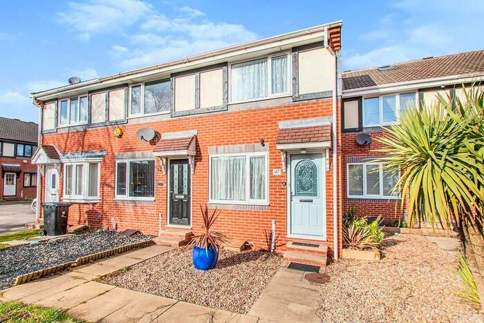 2 Bedroom Terraced House To Rent In Hillthorpe Court, Leeds, West Yorkshire, LS10