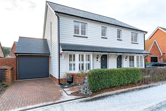 3 Bedroom Semi Detached House For Sale In Bartlett Way, Allington, Maidstone, ME16