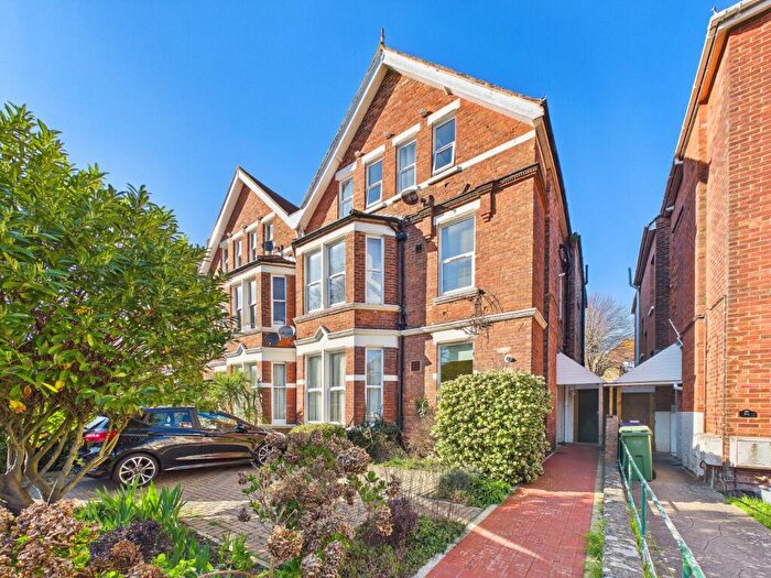 2 Bedroom Apartment For Sale In Bouverie Road West, Folkestone, Kent, CT20