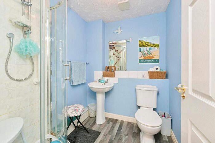 2 Bedroom Semi-Detached House For Sale In Windingbrook Lane, Northampton, Northamptonshire, NN4