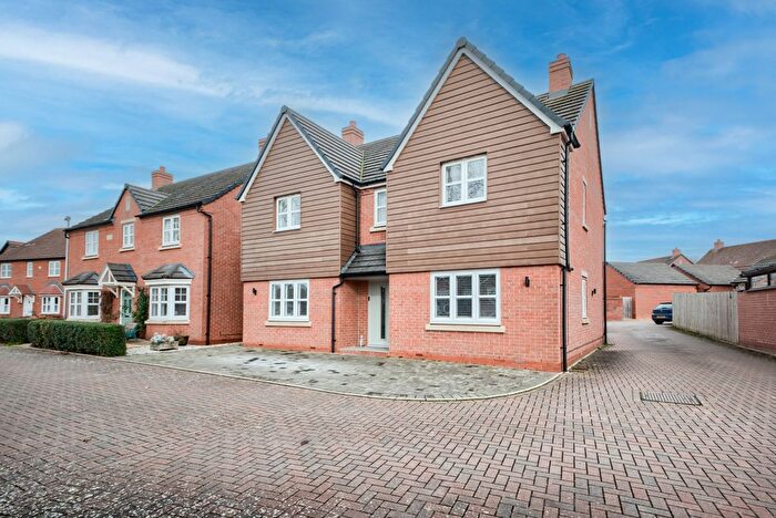 4 Bedroom Detached House For Sale In Rochester Close, Meon Vale, CV37