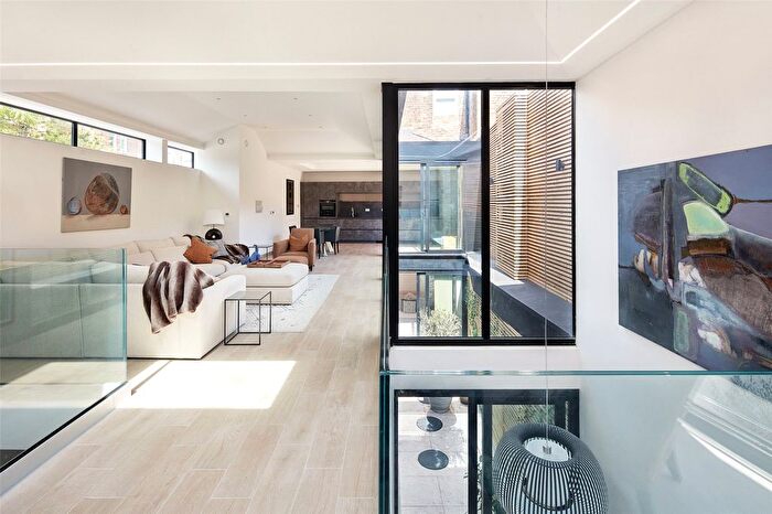 4 Bedroom Detached House For Sale In Peploe Road, London, NW6