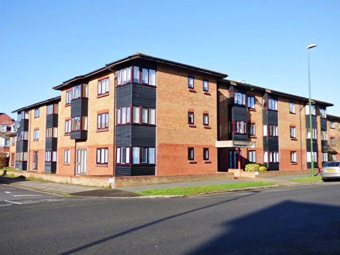 1 Bedroom Property To Rent In Fitzalan Road, Littlehampton, BN17