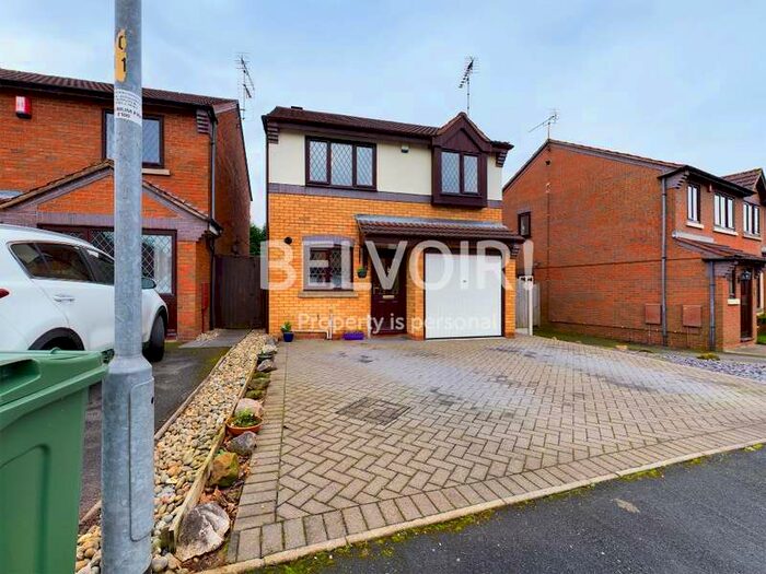 3 Bedroom Property For Sale In Glamis Drive Stone, ST15