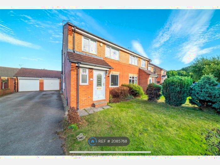 3 Bedroom Semi-Detached House To Rent In Merlin Close, Morley, Leeds, LS27