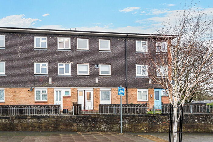 3 Bedroom Terraced House For Sale In Abbey Road, Popley Basingstoke, RG24