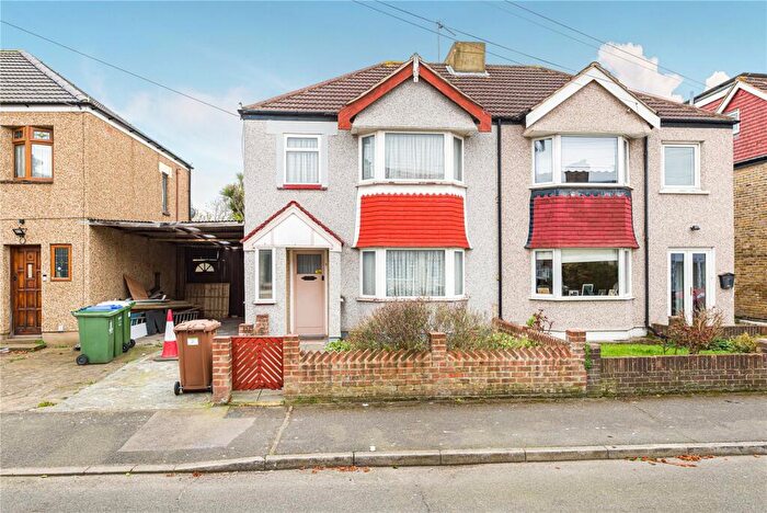 3 Bedroom Semi Detached House For Sale In Stevedale Road, Welling, Kent, DA16