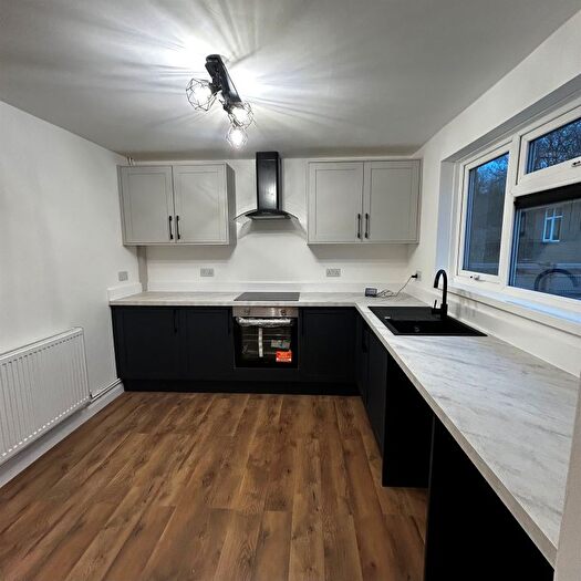 3 Bedroom Maisonette For Sale In Beechley Drive, Cardiff, CF5