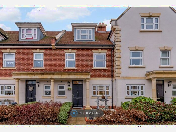 3 Bedroom Terraced House To Rent In Lawlor Close, Sunbury-On-Thames, TW16