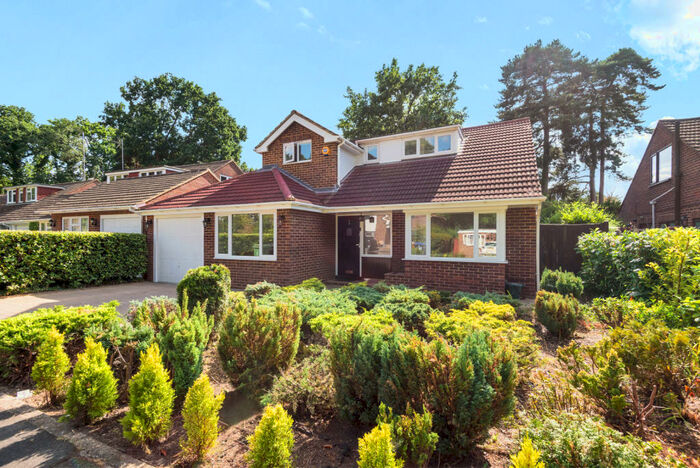 4 Bedroom Detached House To Rent In Tanglewood Close, Pyrford, GU22